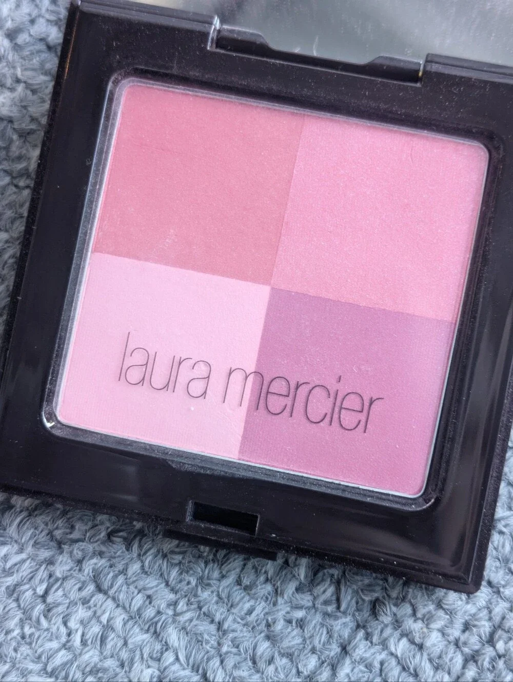 Laura Mercier Illuminating Powder Pink Rose Quad